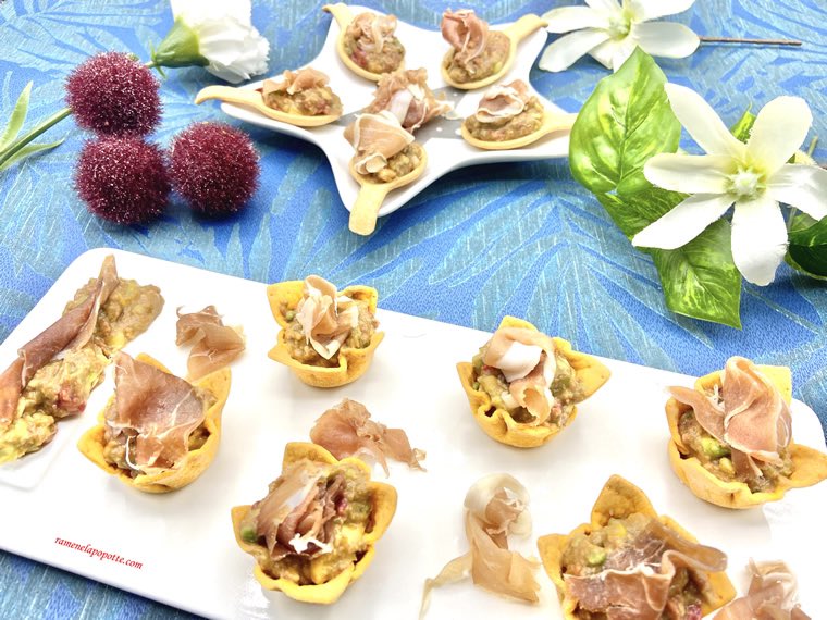 RameneLaPopotte's tweet photo. Pour ce #jeudimarecette avec @pretagarnir #guacamole #framboises #jambon spicy chili mexicain et amusettes de mon partenaire @pretagarnir.
https://t.co/ApL5QJ9iiC
Belle soirée 😊
#avocat #recettemaison #ramenelapopotte #recettefacile #recettesimple #recettefestive #pretagarnir https://t.co/MjPQdzQ73i
