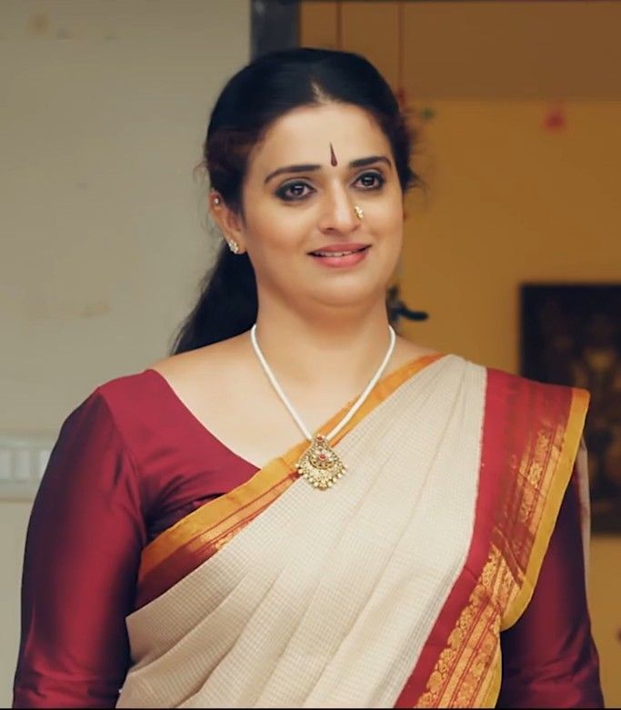 Image Latest Naresh and Pavitra Lokesh Lip Lock Kissing video, Pavitra Marriage | iiQ8 Entertainment