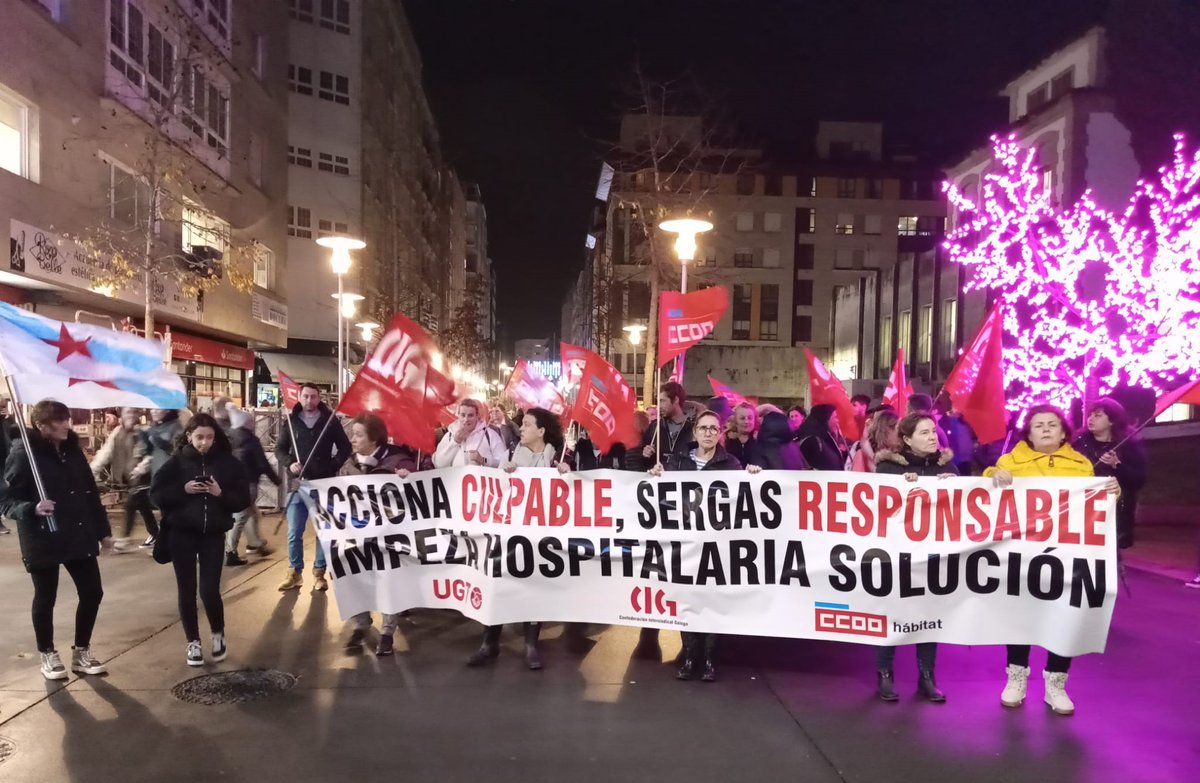 galizaCIG's tweet photo. ✊Persoal da limpeza hospitalaria de #Pontevedra maniféstase pola readmisión dunha compañeira
😤Acciona, a empresa concesionaria do servizo, despediu a traballadora tras unha baixa médica de longa duración
ℹ️ https://t.co/znWj6bsmKv
#Acciona #Montecelo #LimpezaHospitalaria https://t.co/xUvEEkdI6d