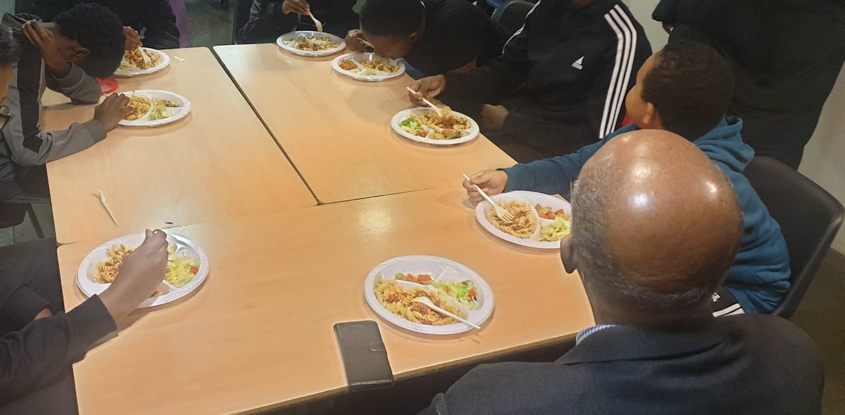 BritishSomaliCo's tweet photo. A great 4th day of healthy eating and fun at The British Somali Community Centre! #HAFCamden #HAF2022 @CamdenCouncil @educationgovuk https://t.co/6e4pTRToTe