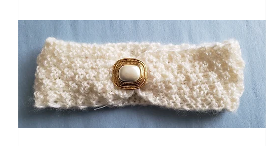 crafted4u's tweet photo. Knitted #Headband with Vintage Button - NEW!
https://t.co/IPDO9vJ0Jm #handmae #giftideas #gifts #retweet https://t.co/gGPCgy2ajh