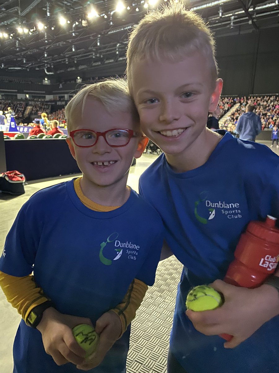 Two of the many kids from Dunblane Sports Club who came to watch <a href="/BattleofTheBrit/">Schroders Battle of The Brits</a> in Aberdeen today. <a href="/dunblane_sc/">Dunblane Sports Club</a> ❤️