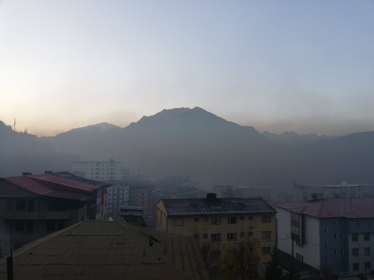 Şemdinli İlçemizde, kömür dumanı ve kokusundan sokağa çıkmak, nefes almak neredeyse imkansız. Halkın sağlığı ciddi anlamda tehdit altındadır. Yüksekova'ya kadar çekilen doğalgaz hattının Şemdinli'ye çekilmesini talep ediyoruz.
<a href="/TCEnerji/">T.C. Enerji ve Tabii Kaynaklar Bakanlığı</a>
<a href="/AkmHakkariSrnak/">Akmercan Hakkari-Şırnak Doğalgaz</a>

#NefesAlamıyorum