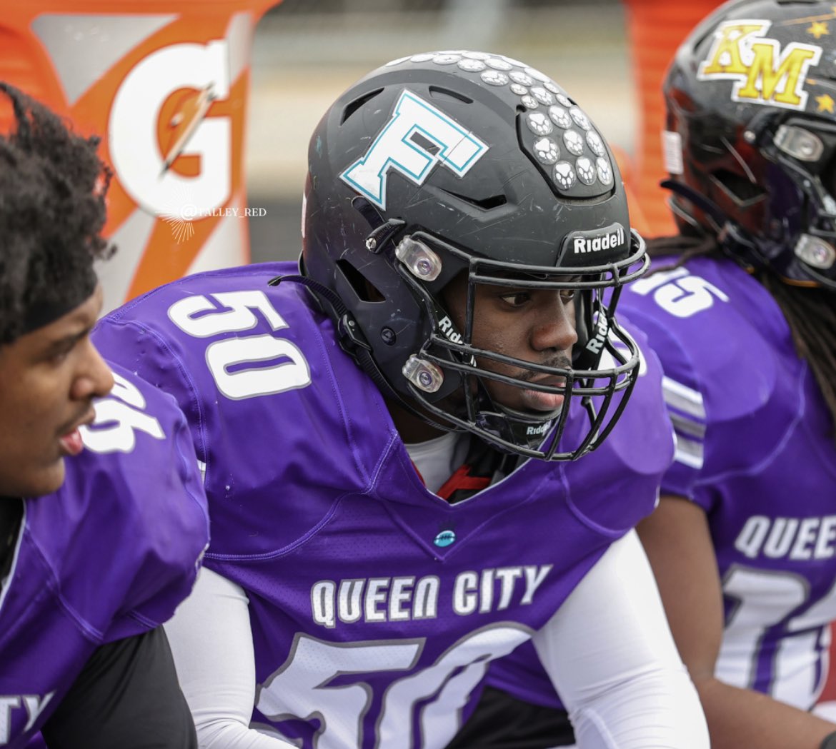 warri6oy's tweet photo. IM so grateful to @pepman704 and @qc_seniorbowl for giving me the opportunity to play!! Made new friends and play along side some great players! 💙💜
#realagent https://t.co/608ZKJxbEp
