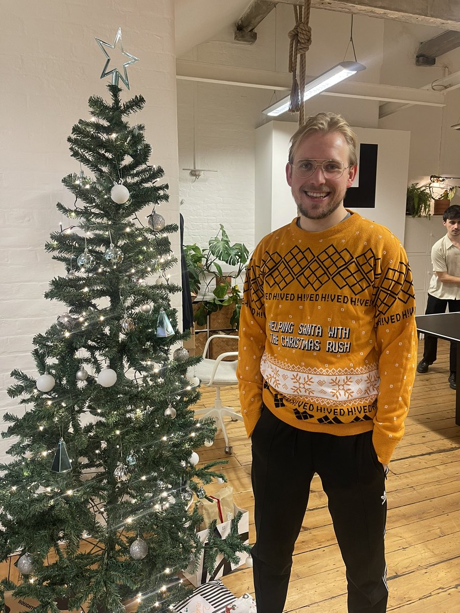 Our gift to all the team members! 🎅🏻📦 @HIVEDhq