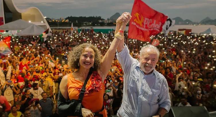 A comunista Luciana Santos, do PCdoB, foi nomeada ministra de Ciência e Tecnologia. Luciana já foi condenada por improbidade administrativa em 2019.

g1.globo.com/pe/pernambuco/…