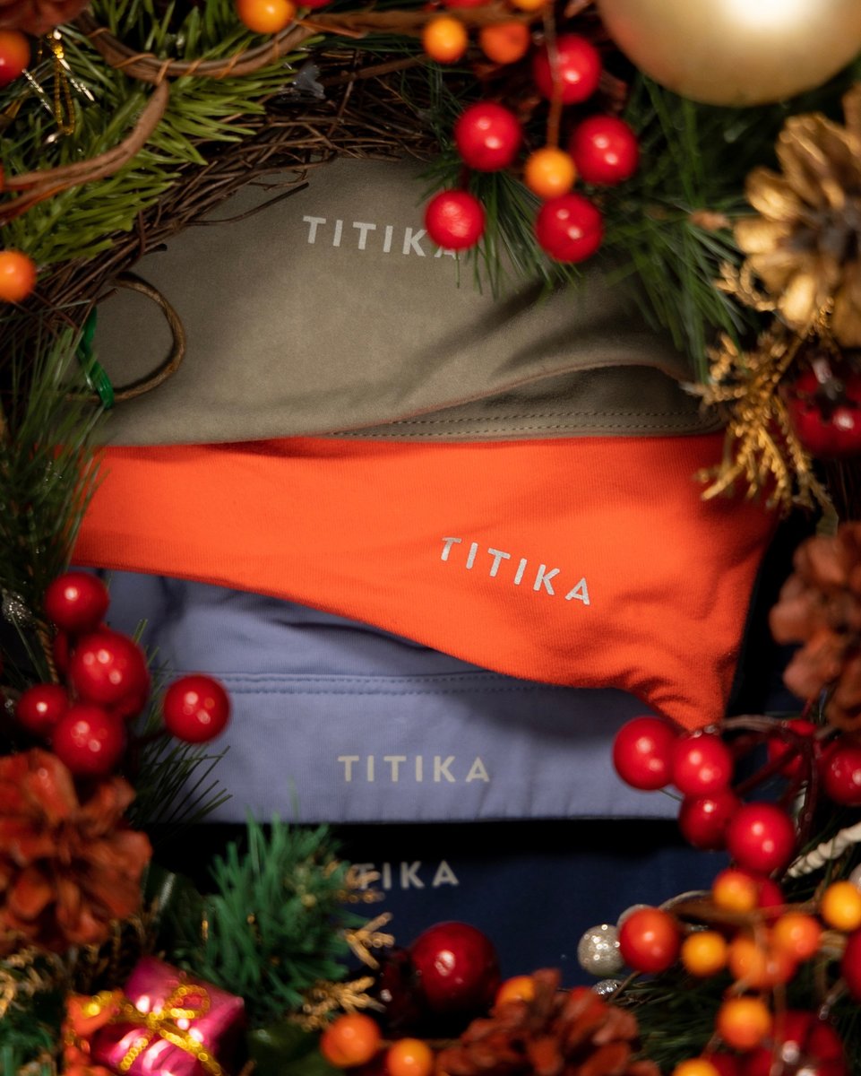 What would be your holiday colour 💚♥️💙🤎