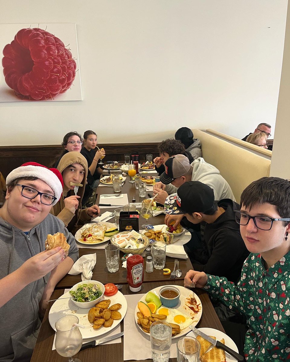 Cferhrhs's tweet photo. Christmas breakfast with the CFER crew. https://t.co/oe7xWJD8cN