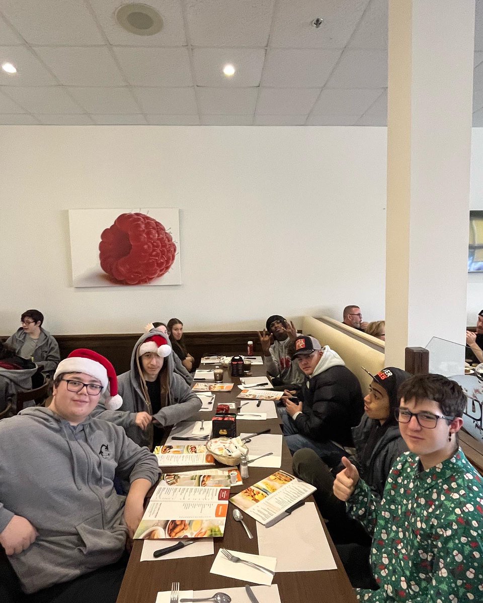 Cferhrhs's tweet photo. Christmas breakfast with the CFER crew. https://t.co/oe7xWJD8cN