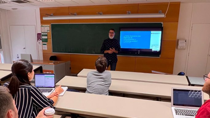 🧑‍💻🗣️Fa unes setmanes tres professionals d'empreses catalanes d’èxit a Internet van visitar l'alumnat del #MàsterOficial per compartir les seves experiències al mercat de la comunicació.

Us ho expliquem aquí 🔗 uab.cat/web/noticies/d…