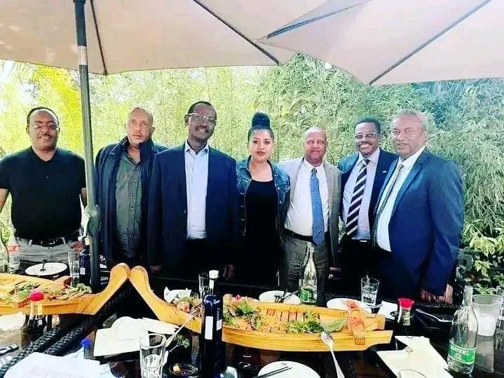 SaronSaricho's tweet photo. ሰላም ትልቅ እና ቅድሚያ የሚሰጠው ነገር ነው።

ግን ከዚ ፎቶ የኢትዮጵያ ወጣቶች ብዙ ነገር ይማሩበታል
ብዬ አምናለው ✍🇪🇹 https://t.co/G5hfE1M6Nq