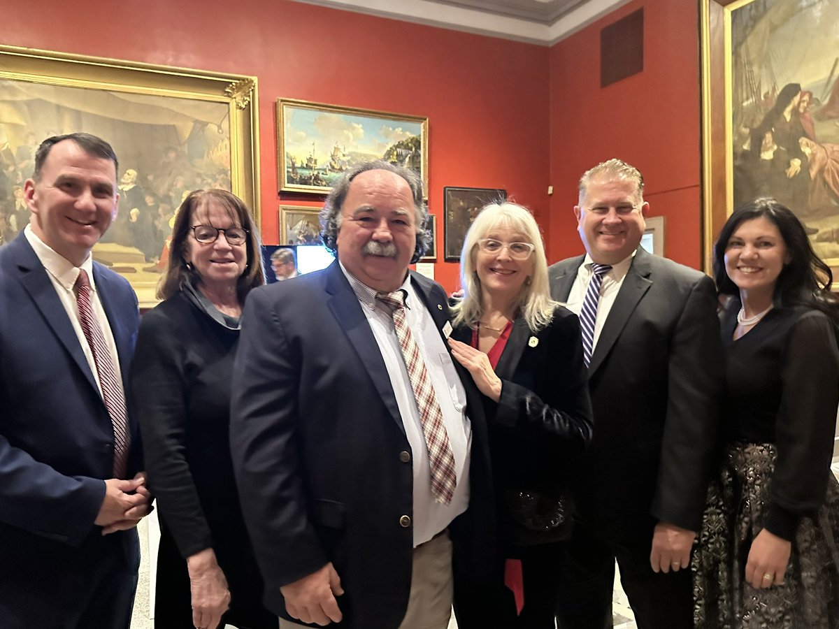 Mathew Muratore (@matmuratore) on Twitter photo Enjoyed the Forefather’s Gala <a href="/PilgrimHMuseum/">Pilgrim Hall Museum</a> with <a href="/SenSusanMoran/">State Senator Susan Moran</a> <a href="/kathylanatra/">Kathy LaNatra</a> <a href="/ThereseMurrayMA/">Therese Murray</a> <a href="/JimCantwell11/">Jim Cantwell</a> <a href="/pbrown3737/">Peter L Brown</a> <a href="/johnmahoneyply/">John Mahoney</a> and listened to a fabulous presentation by Elizabeth Creedon, lead artist and teacher on the historic <a href="/TownofPlymouth/">Town of Plymouth, Massachusetts</a> 20-panel tapestry. Enjoyed the Forefather’s Gala <a href="/PilgrimHMuseum/">Pilgrim Hall Museum</a> with <a href="/SenSusanMoran/">State Senator Susan Moran</a> <a href="/kathylanatra/">Kathy LaNatra</a> <a href="/ThereseMurrayMA/">Therese Murray</a> <a href="/JimCantwell11/">Jim Cantwell</a> <a href="/pbrown3737/">Peter L Brown</a> <a href="/johnmahoneyply/">John Mahoney</a> and listened to a fabulous presentation by Elizabeth Creedon, lead artist and teacher on the historic <a href="/TownofPlymouth/">Town of Plymouth, Massachusetts</a> 20-panel tapestry.