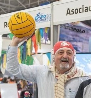 implacableCR's tweet image. "Tengo mis principios, pero si no le gusta tengo otros.
Y si juega Othar, me voy y me llevo la pelota".