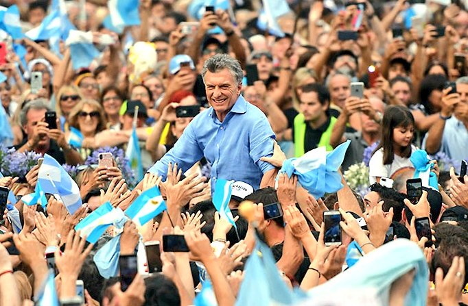 Eltetotw's tweet photo. @elisacarrio Si Don Gato se postula mucho bagre barrero como vos se van a llevar una sorpresa, así se fue #MMXIII con un 41% puro, en el 19 cuando mucho de ustedes lo traicionaron sacando fiscales, #NSB https://t.co/Kdc3oUelsu