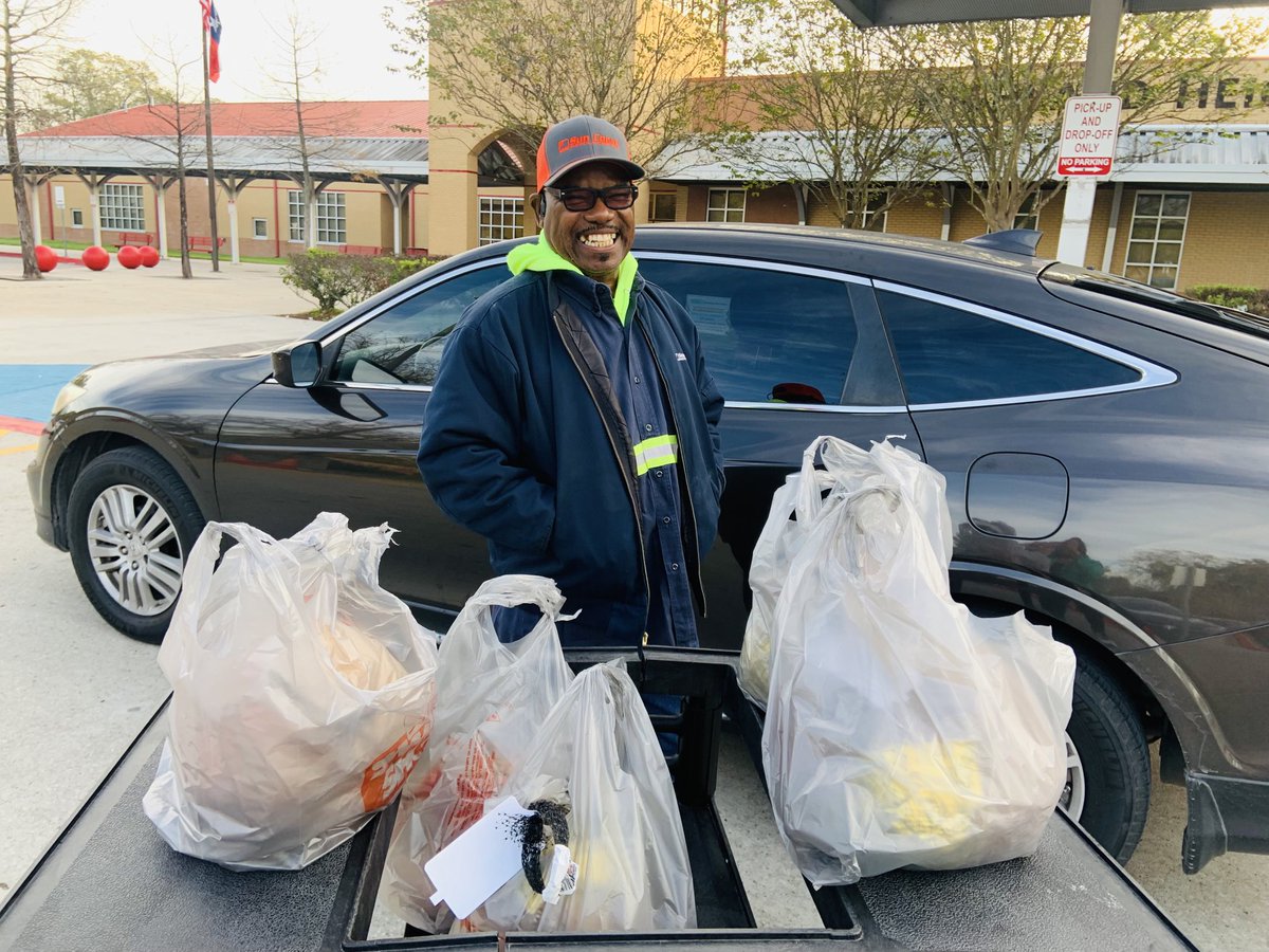 Superintendent Carl Davis and New Life Tabernacle Church of God in Christ men are on the move ⁦<a href="/HighlandHtsES/">Highland Heights ES</a>⁩. No matter the request they are in full support. Thank you for all you do. ⁦<a href="/BMcKinney83/">Bettina McKinney</a>⁩ ⁦@HISD_Wraparound⁩ ⁦@TeamHISD⁩