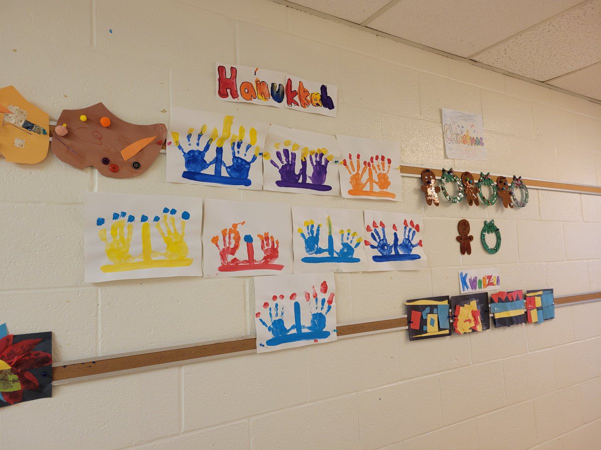 ClintonStreetPS's tweet photo. Clinton kindies learning about holidays and celebrations from all cultures at this time of year. https://t.co/1y4VYls6Mb