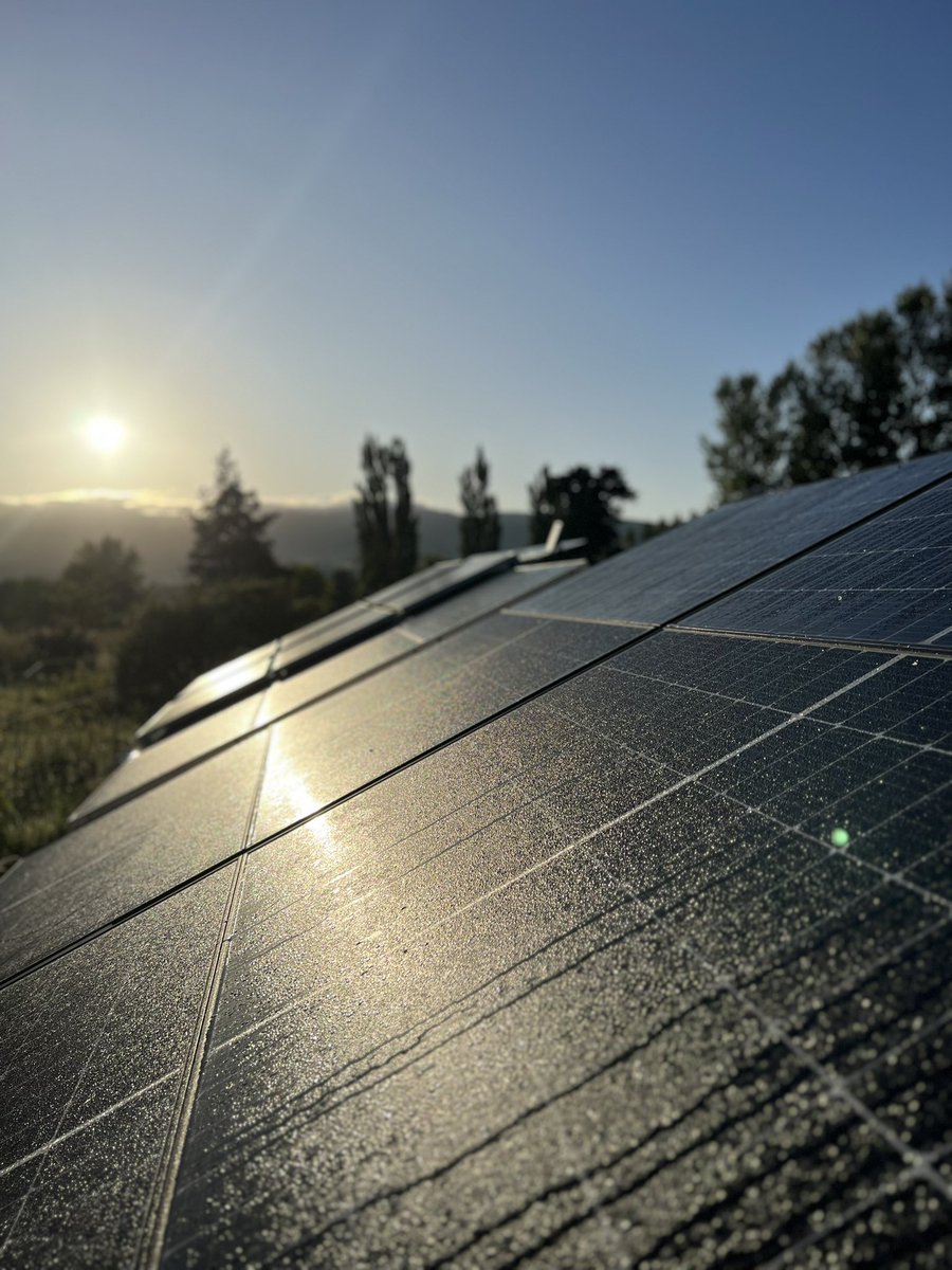 Sunshine just in time to celebrate 11 years living off the power grid!
🥳☀️🔋🔌