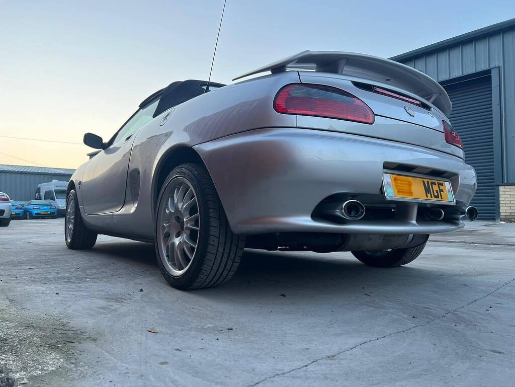 roughluckracing's tweet photo. More fab cars and even more fab people! 
Love our job despite the blood, icy sweat and frozen fingers! 🥶
#mgf #mgtf #mgtf160 #mgowners #mgtf135 #mgtf115 #mgportugal #mgnorway #rovermg #mgfun #savedanother #itswhatswedo https://t.co/mG10ECuzlT https://t.co/sT6eaCGUyT
