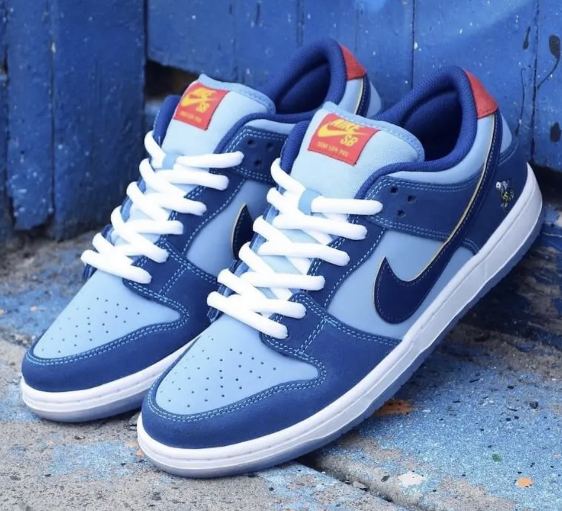 SNKR_TWITR tweet media