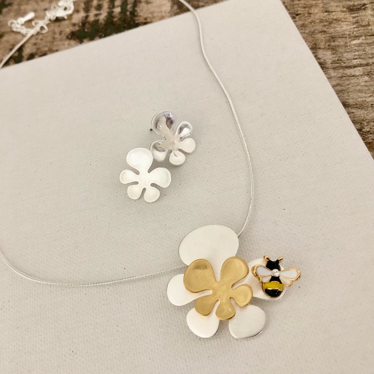 CYoungSilver's tweet photo. You’ll never know what a piece of jewelry can do for you unless you try it; head to our website to see the amazing collection and get yours today: https://t.co/o6Wb9RY6B6 https://t.co/2t5c3ozSWM