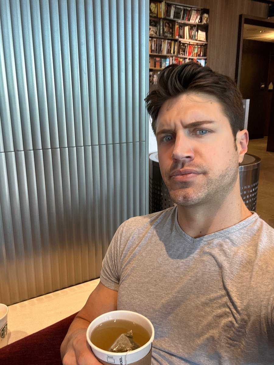 tommydidario's tweet photo. Photo I sent @GioBenitez after hours of being stuck at LAX. Left LA yesterday at 10:30 am, arrived home at 2am this morning. Thoughts and prayers to everyone traveling today/tomorrow. 🧘♂️ #JustBreathe #TryingToBeZen https://t.co/xBMMumAXiV