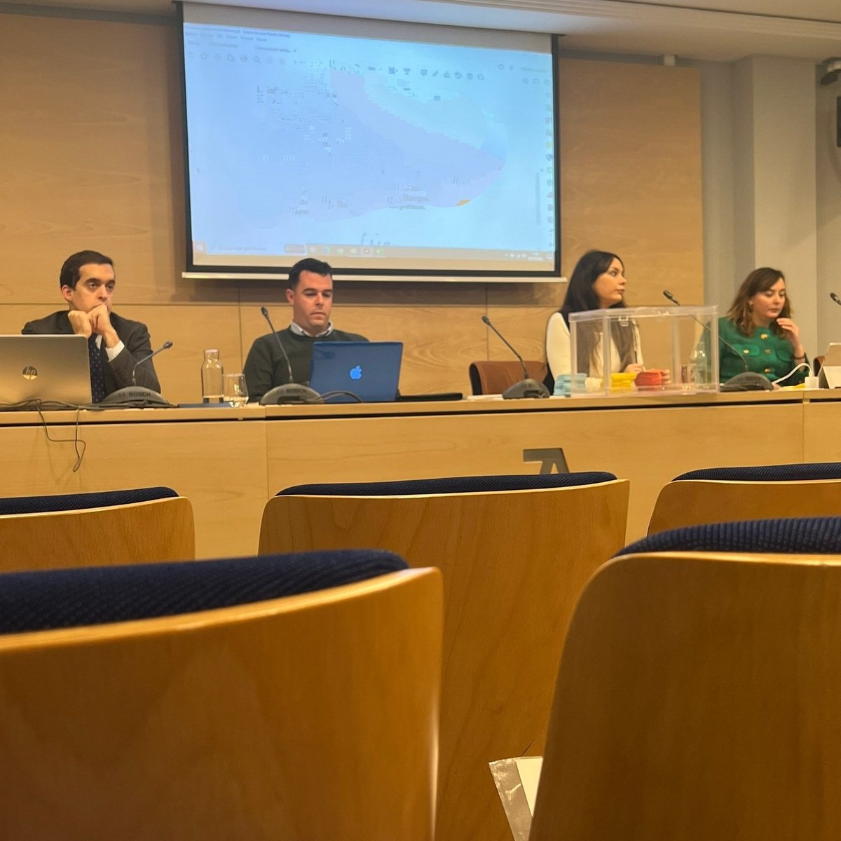 Esta mañana AJA Bizkaia ha estado presente participando en el pleno del consejo de <a href="/abogacia_joven/">AbogacíaJoven</a>.