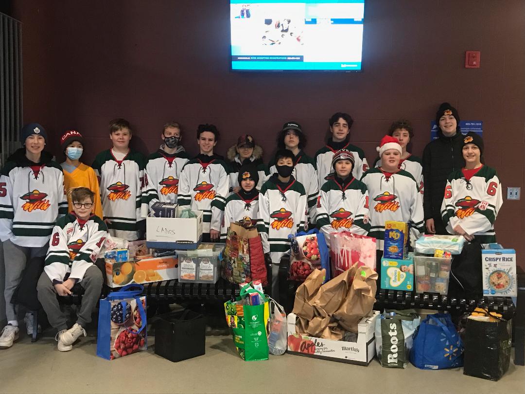 Giving back to our local community! 🙌🏒🥅
Our LPC BU14 team A held a Food Drive this season, collecting donations that were dropped off at The Compass weighing in at 464 lbs.!
Super team effort in working together and giving back to the community! #hockey #community