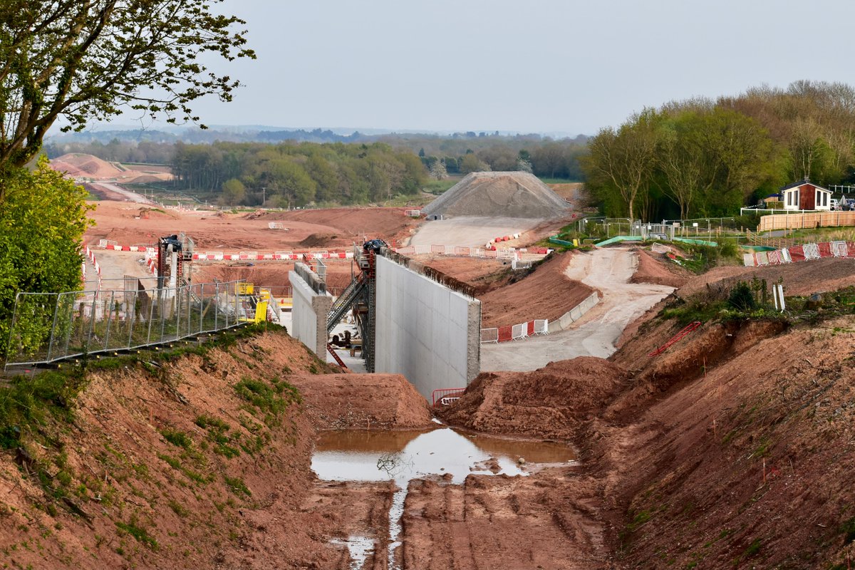 Durakerb has been installed by contractors EKFB as part of the HS2 three-year road diversion project, at Brackley Overbridge, Northamptonshire.

It is great to work alongside contractors who also put environmental matters at the forefront of their business