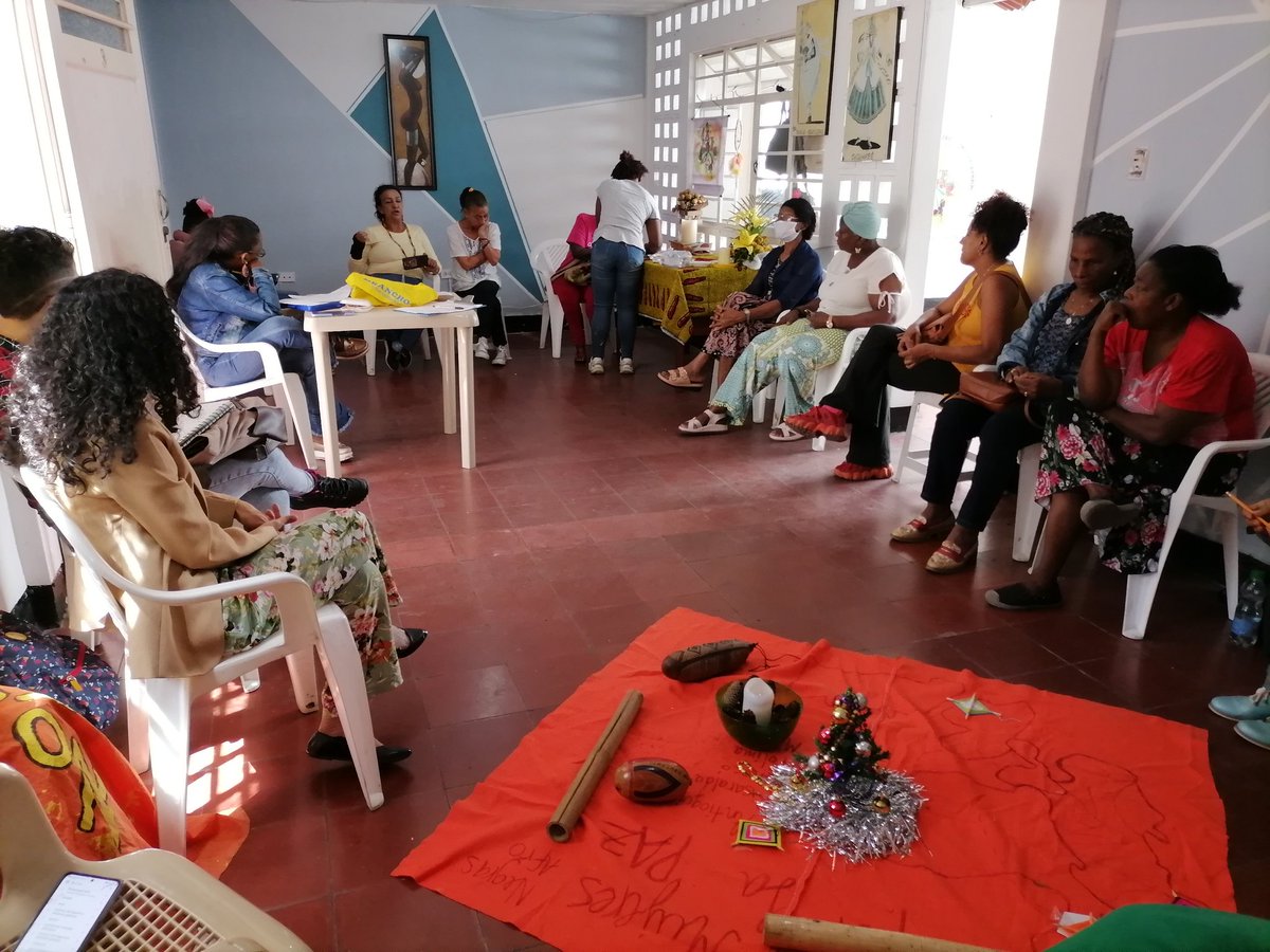 RKambiri's tweet photo. Avanzamos en la Pre-Consulta de la Política Pública de la Población Nagra, Raizal y Palenquera de Medellín. @NetwkRed_Paz @IEANPE_ @Mcordobarivas @Conpa_paz @GlobalPluralism  @asafronelman. Las Mujeres Kambirí,  contruyendo desde la diferencia por un bienestar colectivo. https://t.co/kJplrIpxop