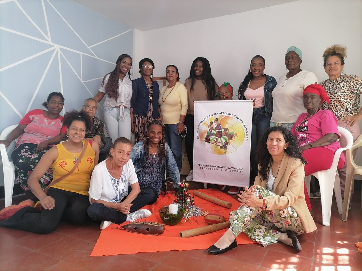 RKambiri's tweet photo. Avanzamos en la Pre-Consulta de la Política Pública de la Población Nagra, Raizal y Palenquera de Medellín. @NetwkRed_Paz @IEANPE_ @Mcordobarivas @Conpa_paz @GlobalPluralism  @asafronelman. Las Mujeres Kambirí,  contruyendo desde la diferencia por un bienestar colectivo. https://t.co/kJplrIpxop