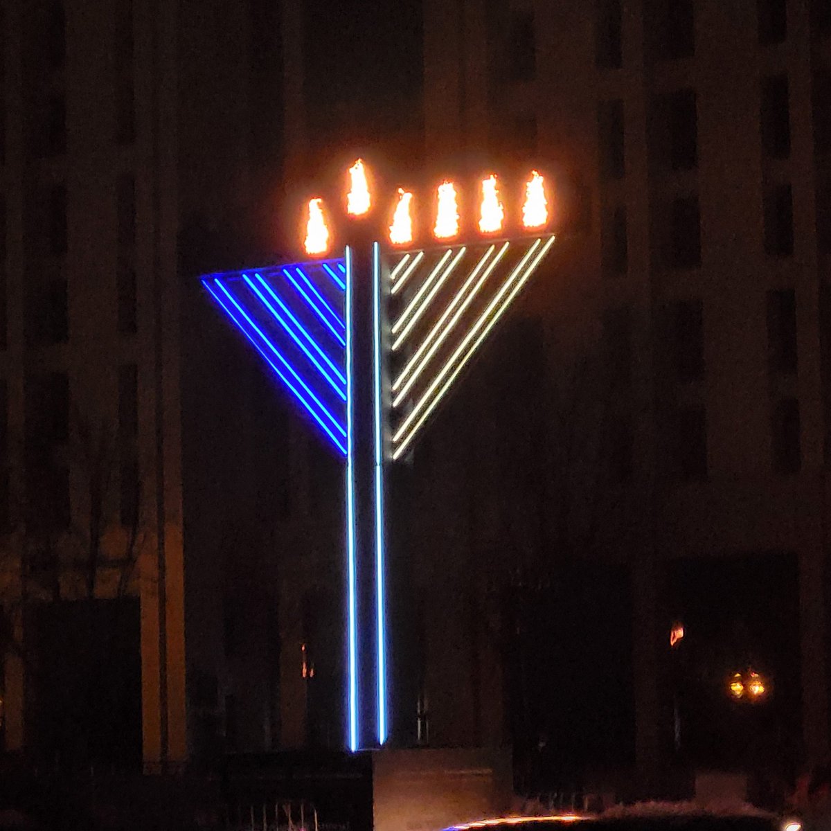 Crazy that people call #Ukraine Anti-Semetic when the capital has a giant Menorah on display. 
#HappyHanukkah