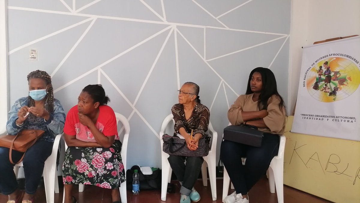 RKambiri's tweet photo. Avanzamos en la Pre-Consulta de la Política Pública de la Población Nagra, Raizal y Palenquera de Medellín. @NetwkRed_Paz @IEANPE_ @Mcordobarivas @Conpa_paz @GlobalPluralism  @asafronelman. Las Mujeres Kambirí,  contruyendo desde la diferencia por un bienestar colectivo. https://t.co/kJplrIpxop