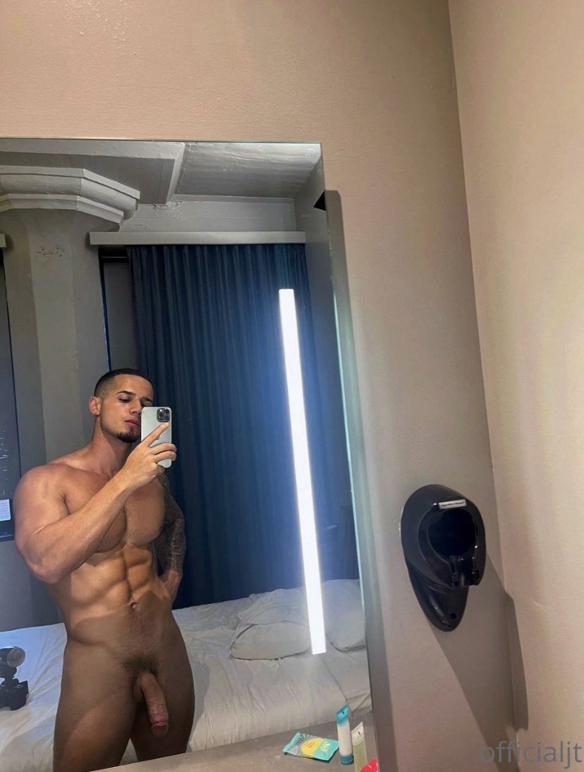JirenMorcos's tweet photo. Delicious man #JordanTorres https://t.co/W3gcJEc2JV