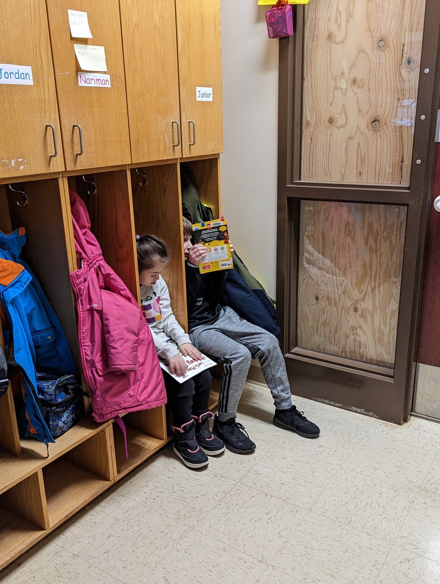 MmeRuffolo's tweet photo. Reading buddies in library class 🥰📚 @JohnCampbellPS https://t.co/GoGZW3pAKp