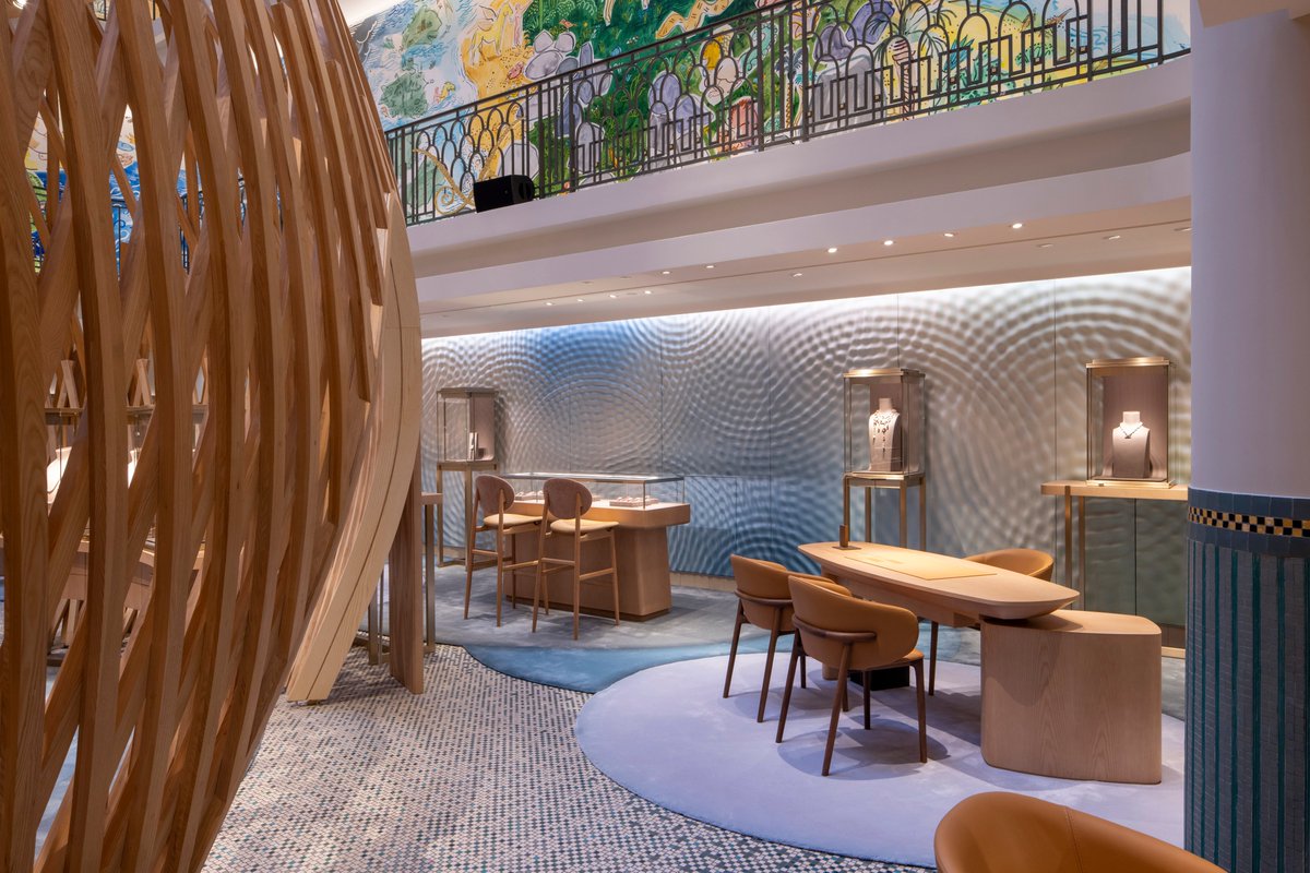 PrixVersailles's tweet photo. Hermès Rive Gauche (Paris, France), World Special Prize for an Interior (Shops &amp; Stores category) @Hermes_Paris #RDAI @MinistereCC #PrixVersailles2022 #WorldTitle #ShopsStores2022 @UNESCO

© Guillaume Grasset https://t.co/bHwCL8zsww