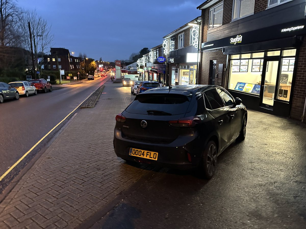 Adski11892's tweet photo. Yes loads of actual parking this side and across the road but instead parked right across the pavement.  West End Southampton @YPLAC @PedestrianPaths @BlatantWatch https://t.co/eDYt3LaiW6
