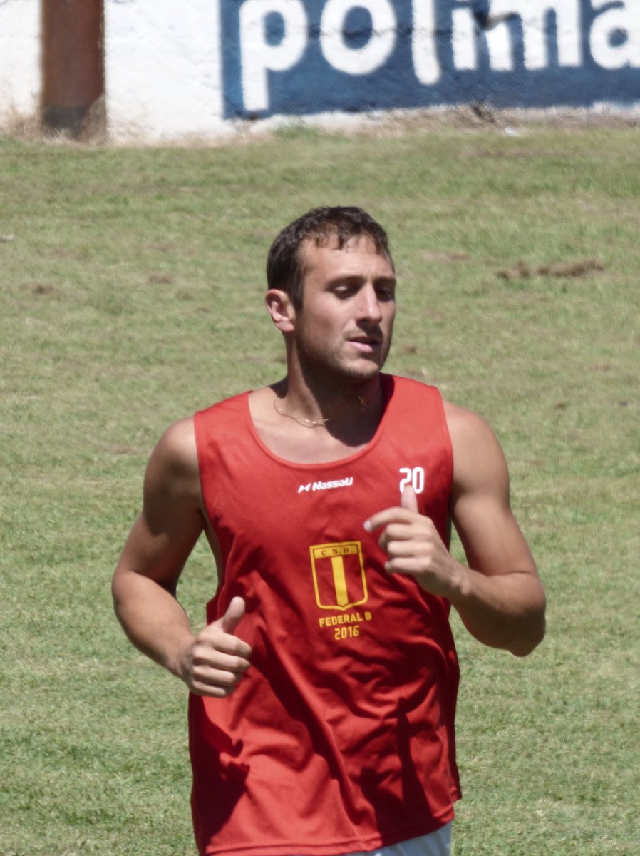 Barracasoficial's tweet image. [ RECONOCIMIENTO ] 

Nuestro jugador Alejandro "TURCO" Dimase tras muchísimos años defendiendo nuestra camiseta decidió retirarse del fútbol. 

Esta noche antes de que comience el partido de primera división...