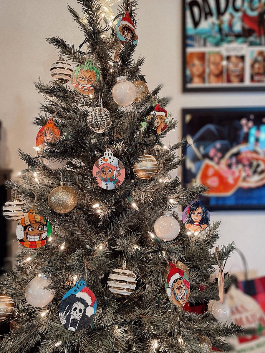 Greiish's tweet image. I made the Straw Hats as Christmas ornaments🎄
#OnePiece