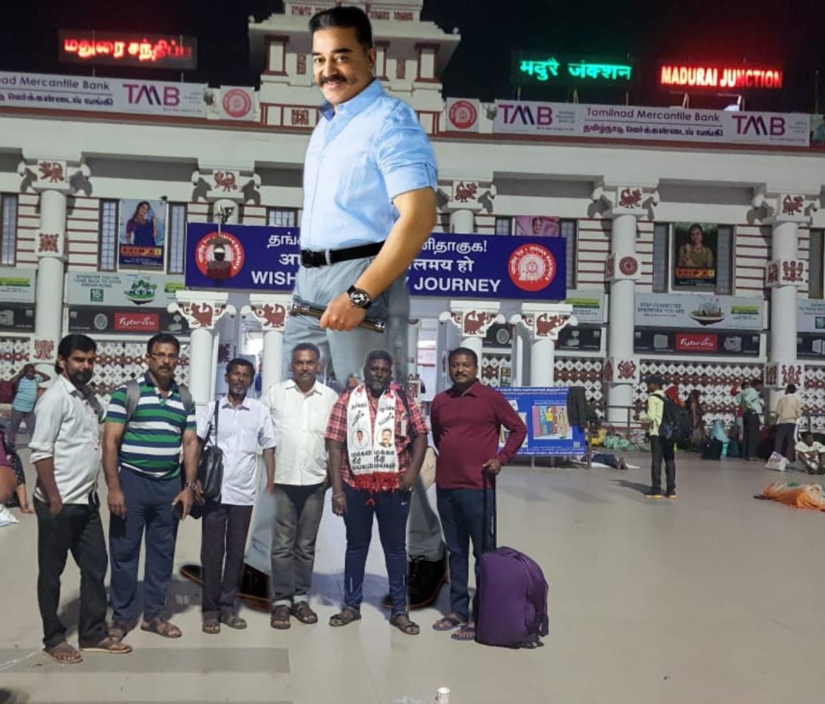 Meiyappan9's tweet photo. ராகுல்காந்தியின் இந்திய தேசிய ஒற்றுமை
நடைபயணத்தில் கமல்ஹாசன் பங்கேற்கிறார்....
யாத்திரையில் நம்மவருடன் கலந்து கொள்ள டெல்லி நோக்கி பயணம்
#BharatJodoYatra
#delhi #Congress #MnM #MakkalNeedhiMaiam #KamalHaasan #Peravuranimnm #meimechanic
@MaiamDigital https://t.co/f4GsnjlEu0