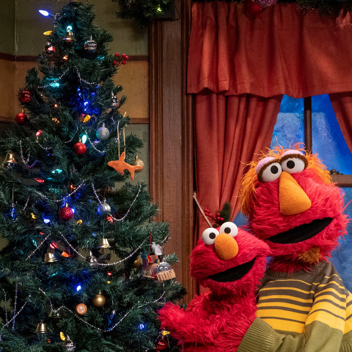 Merry Christmas to all and to all a happy Elmo! Ha ha ha Merry Christmas everybody. ❤️
