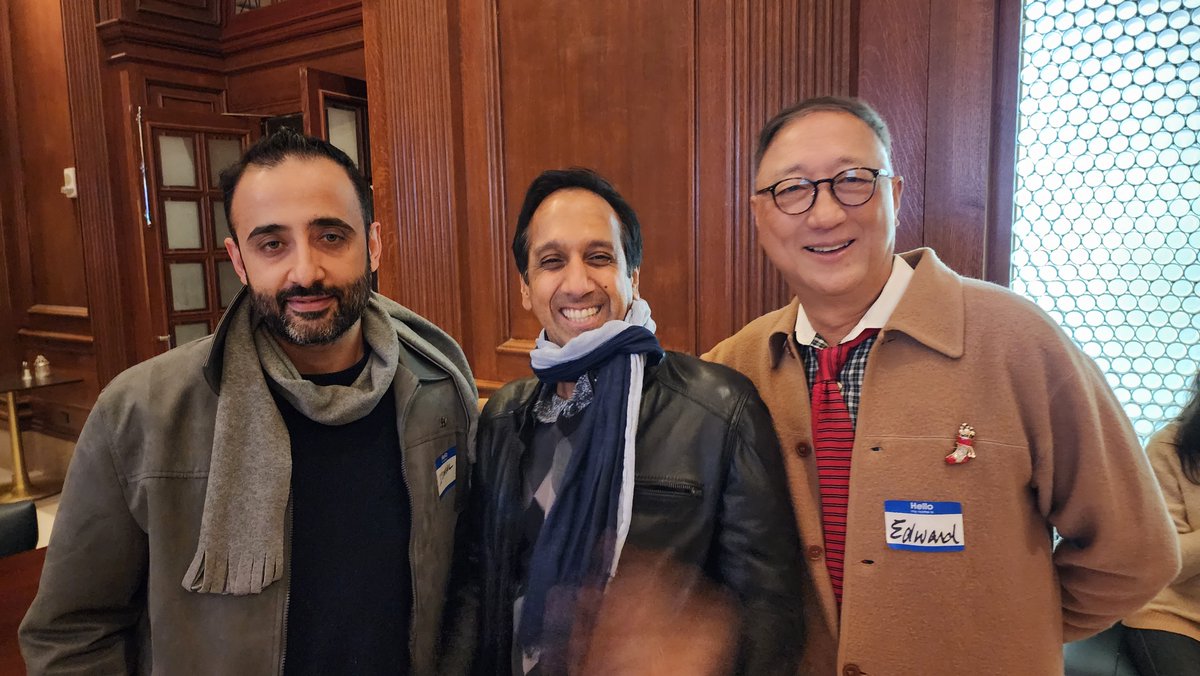 arch310635's tweet photo. Christmas is almost here. My first Christmas Party at the Meridian Hotel with many of my International friends in Philly. I last saw them nearly three months ago.
#Christmas #Party #InterNations #International #friends #Party #MeridianHotel #Philadelphia https://t.co/wjH8uBdAMv