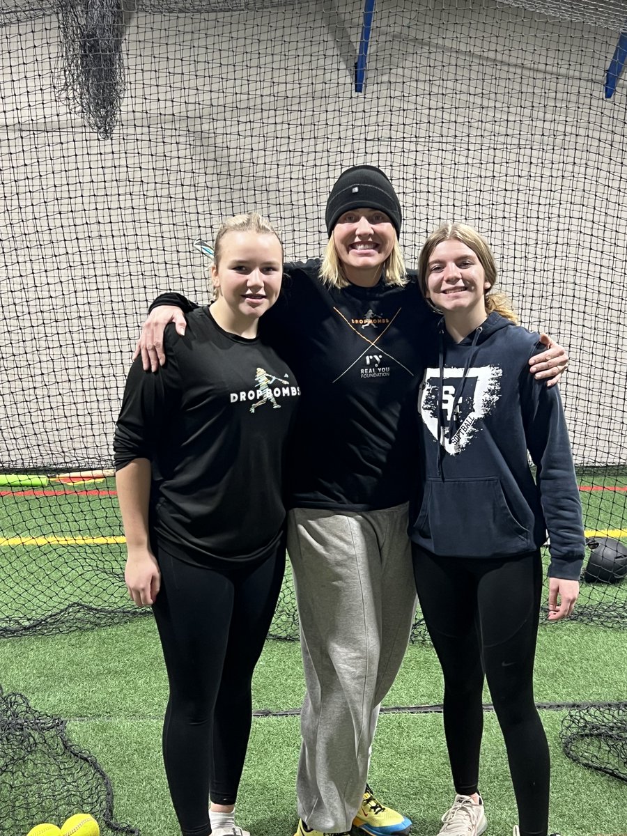 DropBombs_Hit's tweet photo. Thank You Minnesota for an awesome time!
Follow us to stay up to date on future events!
#softball #baseball #baseballtraining #softballtraining #minnesotasoftball #minnesotabaseball #hamlake #dbbadass https://t.co/Qwda2VGuLH