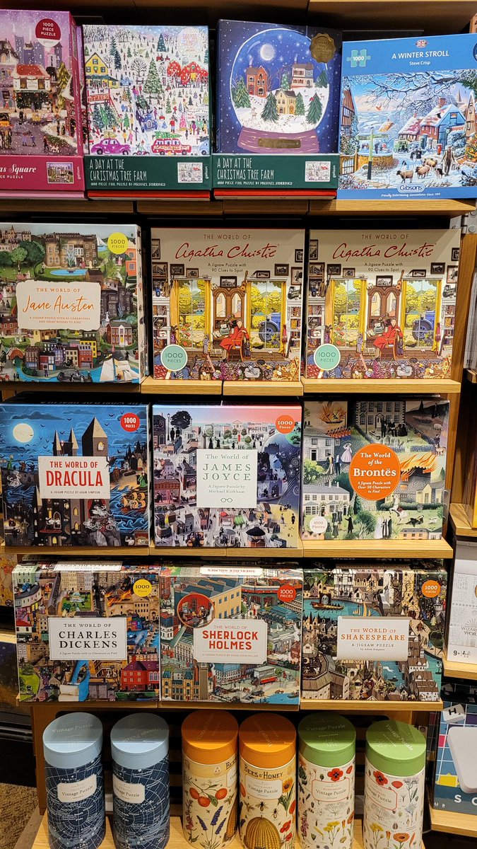 swanseastones's tweet photo. Doors close in 12 minutes.
We're all about the books ('bout the books) but we also have a wide range of #NotBooks™.
Christmas is in three days, hashtag just saying.
BEHOLD. https://t.co/qJuGMVgEpo
