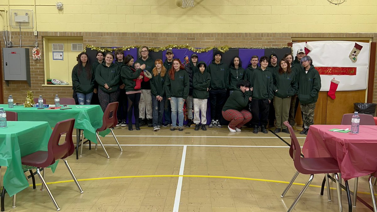 Our holiday lunch was a big success! Students happy✅, staff happy✅, spreading holiday joy✅! Thank you to our community friends for their donations <a href="/GFSCanada/">GFS Canada</a> &amp; <a href="/pFvK/">macgregors meat & seafood ltd.</a> for helping to make our lunch happen. <a href="/TeacherKateRyck/">Katie Ryckman</a>