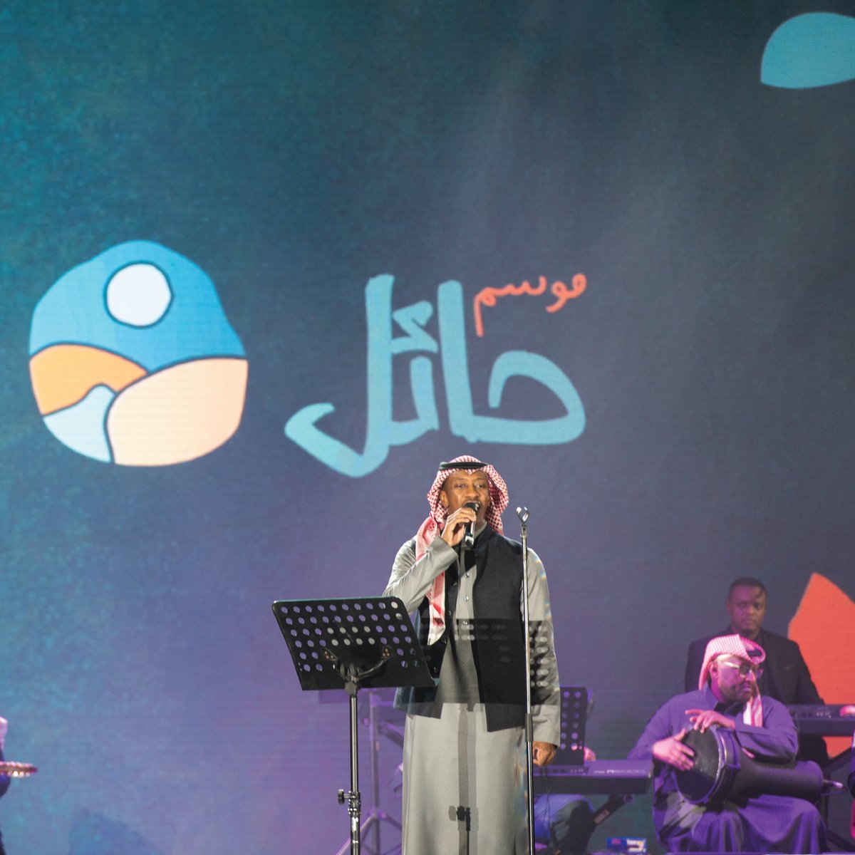 أحلى ما غناه الفنان #سلطان_خليفة "ماقدرت أصبر وجيتكم بالغنايم"
نجم #موسم_حائل الليلة 🤩🎤🧡
#يزهى_بك