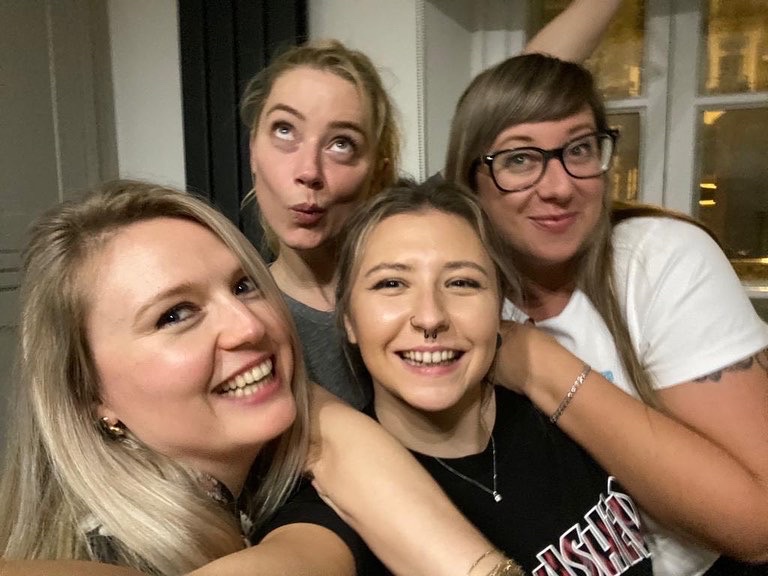 DrJessTaylor's tweet photo. One thing I will always remain proud of, is the way a small group of brave women stood with Amber thru the worst times, and will stand by her thru the best. 

Amber, Me, @Eve_Barlow  @Jaimi_Shrive , @DrProudman  @KimM_C 

We all got to spend time together after everything 💜 https://t.co/BUv4S9lMrb