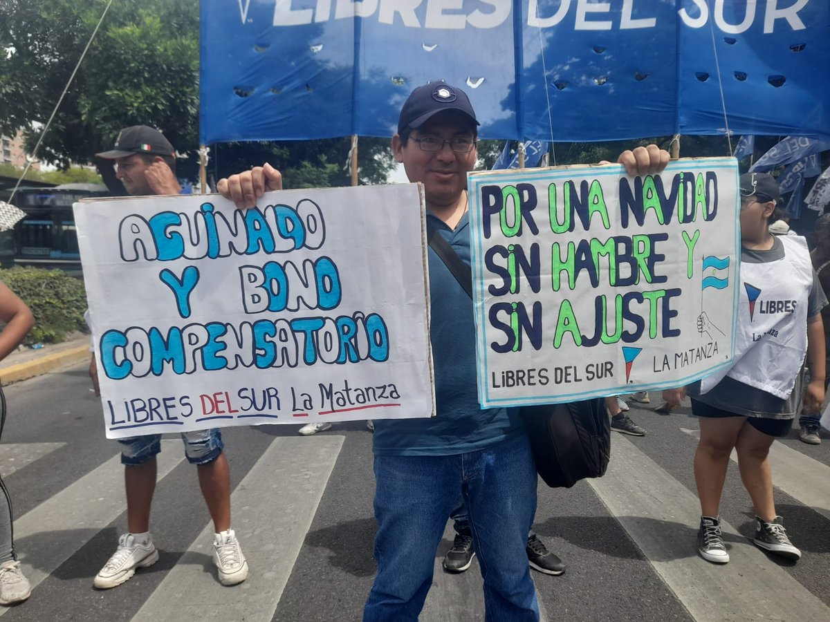 BDPMoreno's tweet photo. #porunanavidadsinhambre

Hoy armamos un acampe frente al ministerio de desarrollo social, en reclamo a las bajas arbitrarias a los beneficiarios del programa Potenciar Trabajo y la nula asistencia brindada a los comedores establecidos en los barrios del conurbano https://t.co/ImIZ0SwlXE