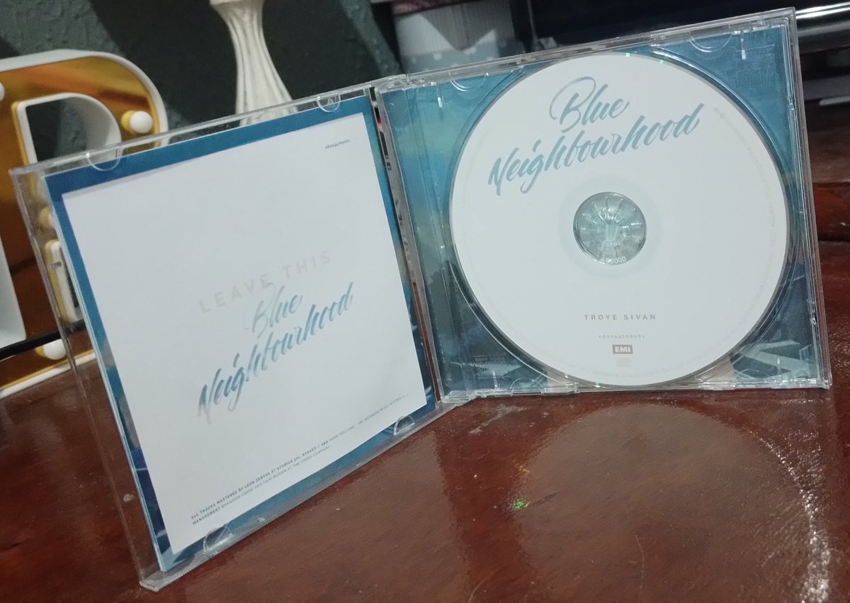 becaberrecareca's tweet photo. VENDO CDS/ÁLBUNS EM ÓTIMAS CONDIÇÕES: DEMI LOVATO E TROYE SIVAN
CONFIDENT (Demi Lovato) - R$ 25
BLUE NEIGHBOURHOOD (Troye Sivan) - R$ 30
.
.
.
#sebovirtual #sebo #seboonline #CD #album #DemiLovato #TroyeSivan #Confident #BlueNeighbourhood #popmusic #indiemusic https://t.co/ij44SkmO1V