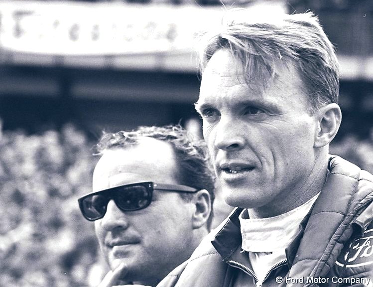 Did you know that 
Dan Gurney is the first driver to splash the crowd on a podium❔🍾

🇺🇸
#f1 #dangurney