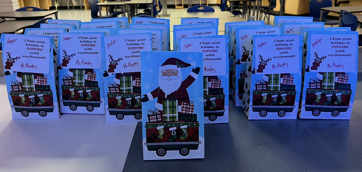 Didn’t have time to create something for my homeroom students at CLJH this year, but still put together a little present for each of them. Too bad the cold weather kept most home the past two days, but the bags will be here waiting for them in January. <a href="/nlpsab/">Northern Lights</a>